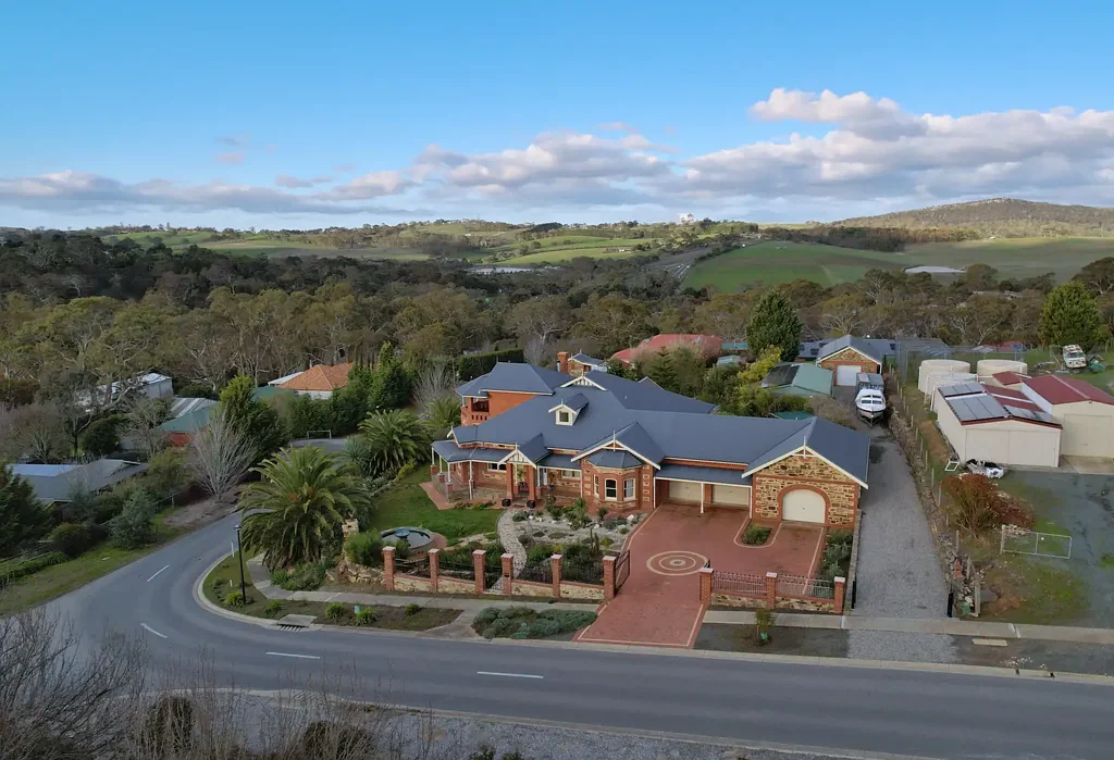 Mount Barker 4ਬੈੱਡਰੂਮ The Monarx | A Stately Family Manor in the acclaimed Glen Vista Estate with Mount Barker Summit Views