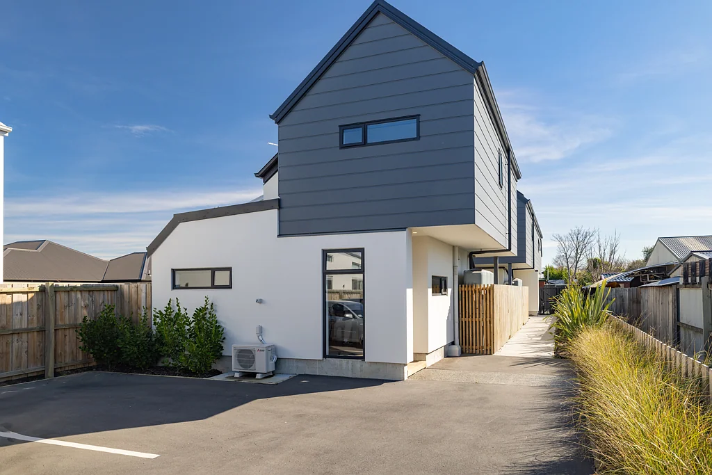 2/13 Leitch Street, Somerfield, Canterbury