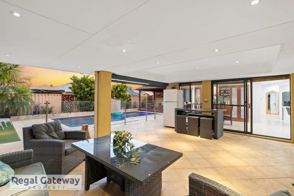 3 Jouisannce Bend, Atwell, WA 6164