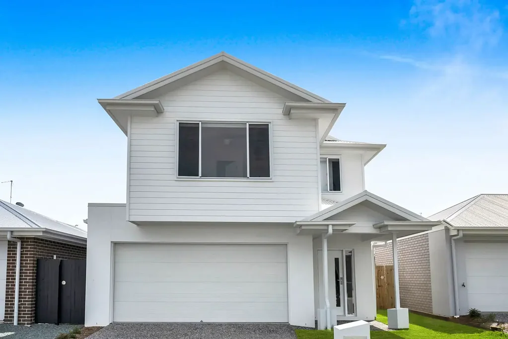 BRAND NEW BAYSIDE HOME WITH AIR-CONDITIONING & SOLAR
