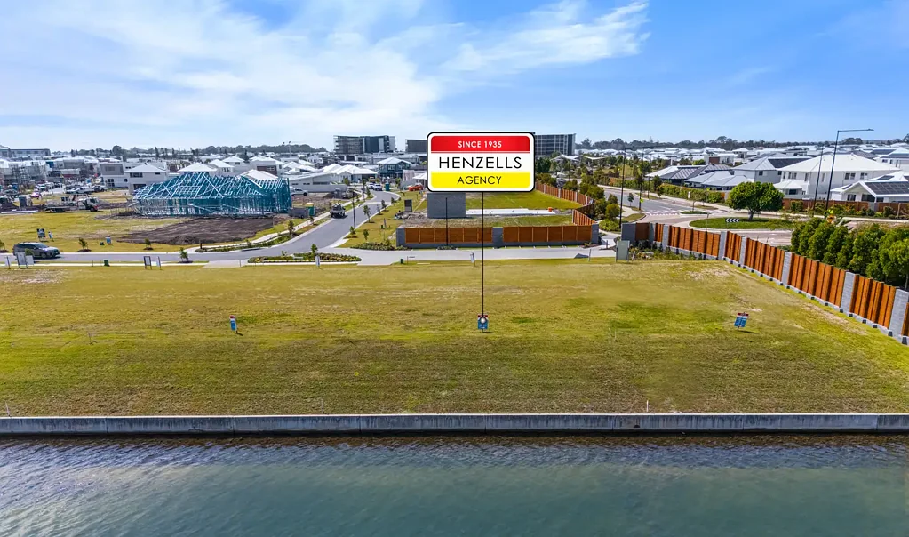 Pelican Waters REGISTERED WATERFRONT | APPROVED PLANS AVAILABLE