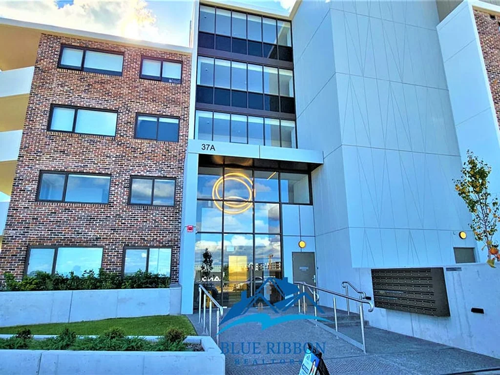 LUXURIOUS PENTHOUSE STYLE TWO BEDDER FULLY FURNISHED!