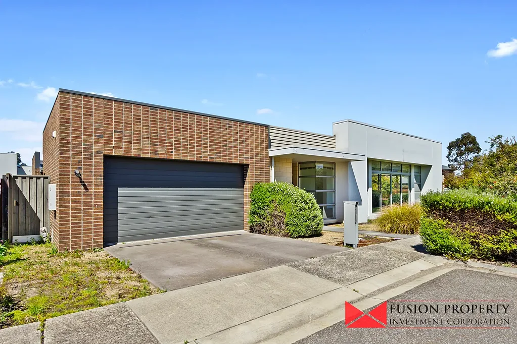 Wantirna South 4房  Four-Bedroom Family House in Quiet Courtside for Living