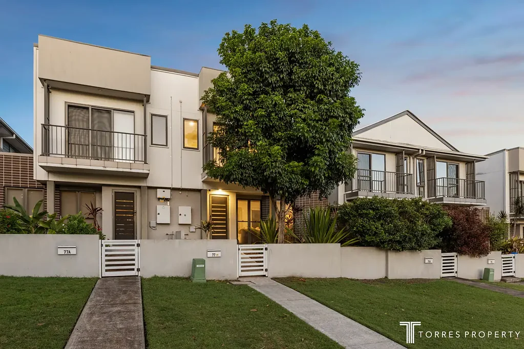 Rochedale 3ห้องนอน Modern Rochedale Living with a Clever Sense of Privacy