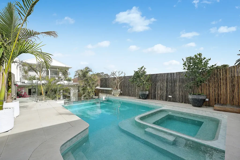 North Bondi 5બેડરૂમ An Exceptional Family Home Designed with Soul and Character