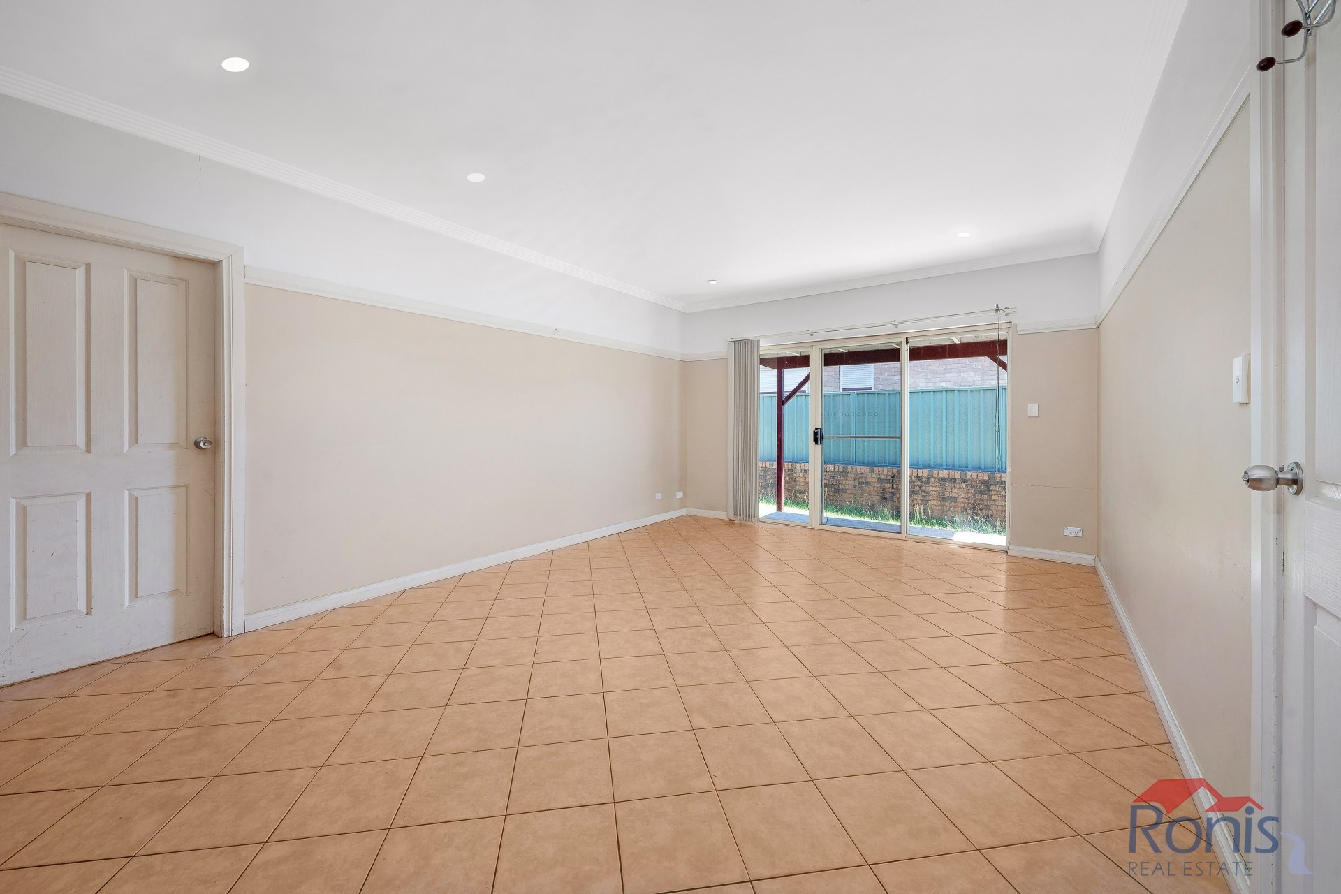 UNIT 4 47-49 GLEESON AV, CONDELL PARK NSW 2200, 0房, 0浴, House