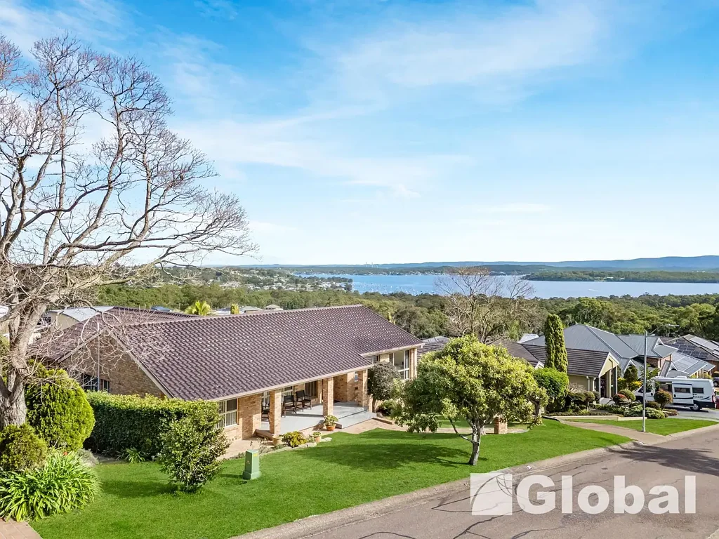 Eleebana 4房  Stunning Lake Views