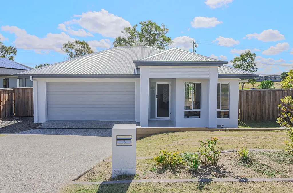 Redbank Plains 4 Bedroom Stylish 4 Bedroom Home – 580sqm Block, Prime Location