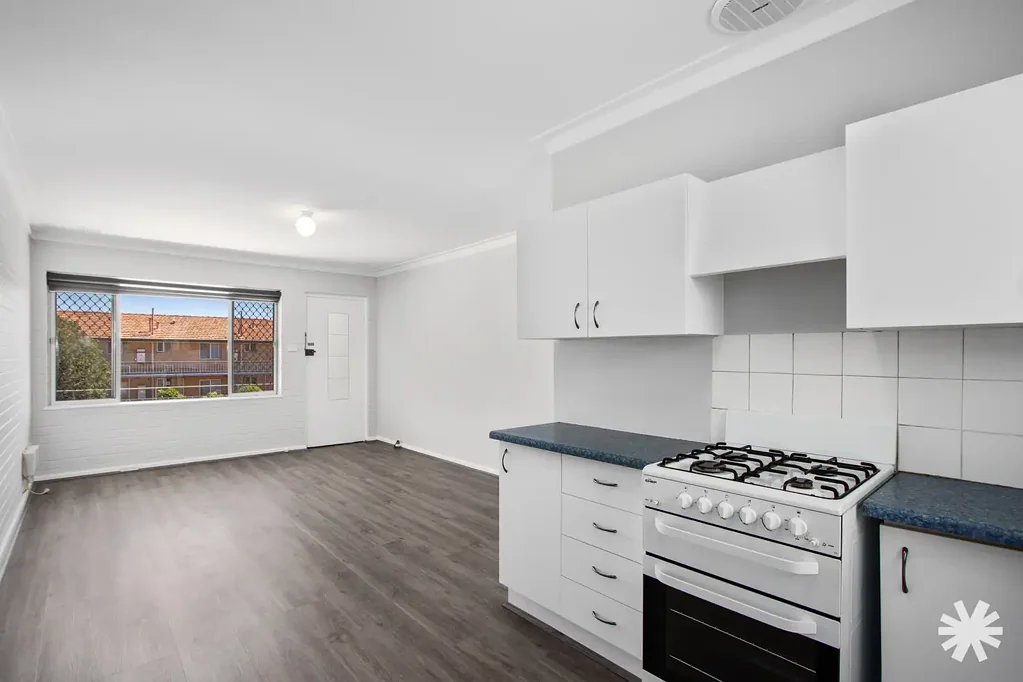 Como 2房  RENOVATED, LIGHT-FILLED & ULTRA-CONVENIENT