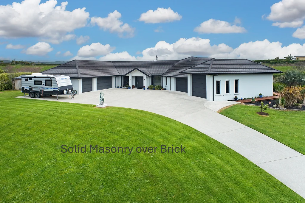 Waiuku 5部屋 WOW - Exclusive XL Living with 6 Car Garaging!