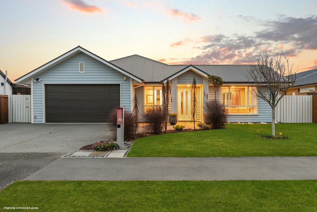Lincoln 4 Bedroom More Than a House - A Home