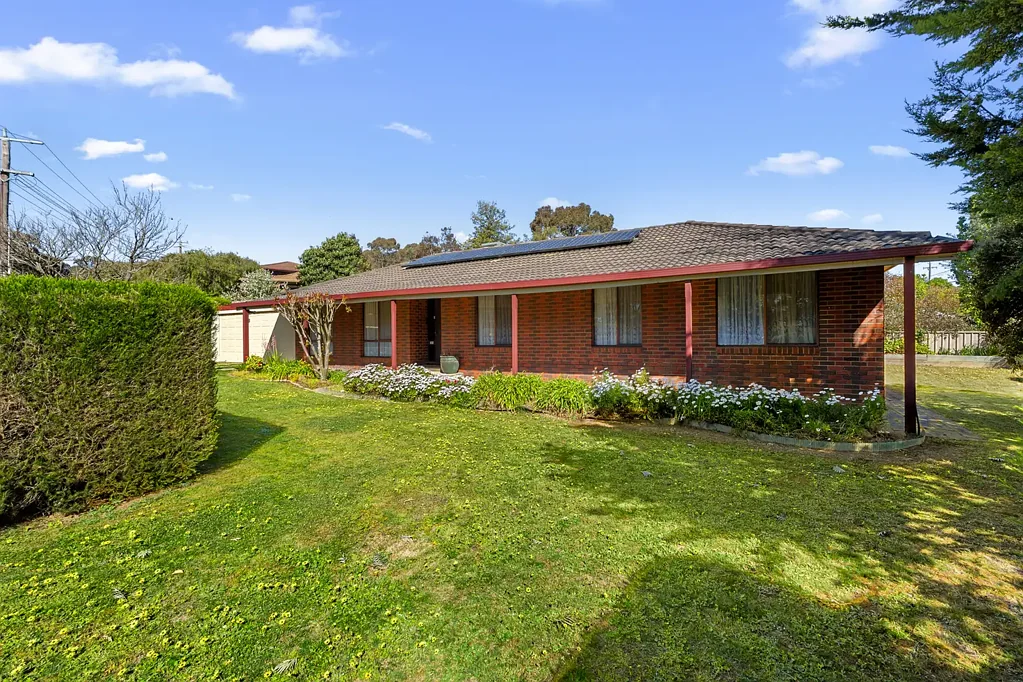 25 Deakin Drive, Flora Hill, VIC 3550