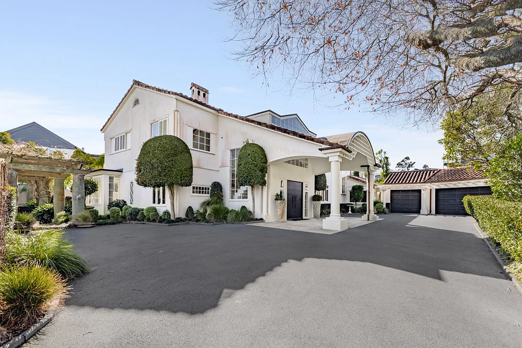 Saint Heliers 6 Bedroom Private and Grand in Scale