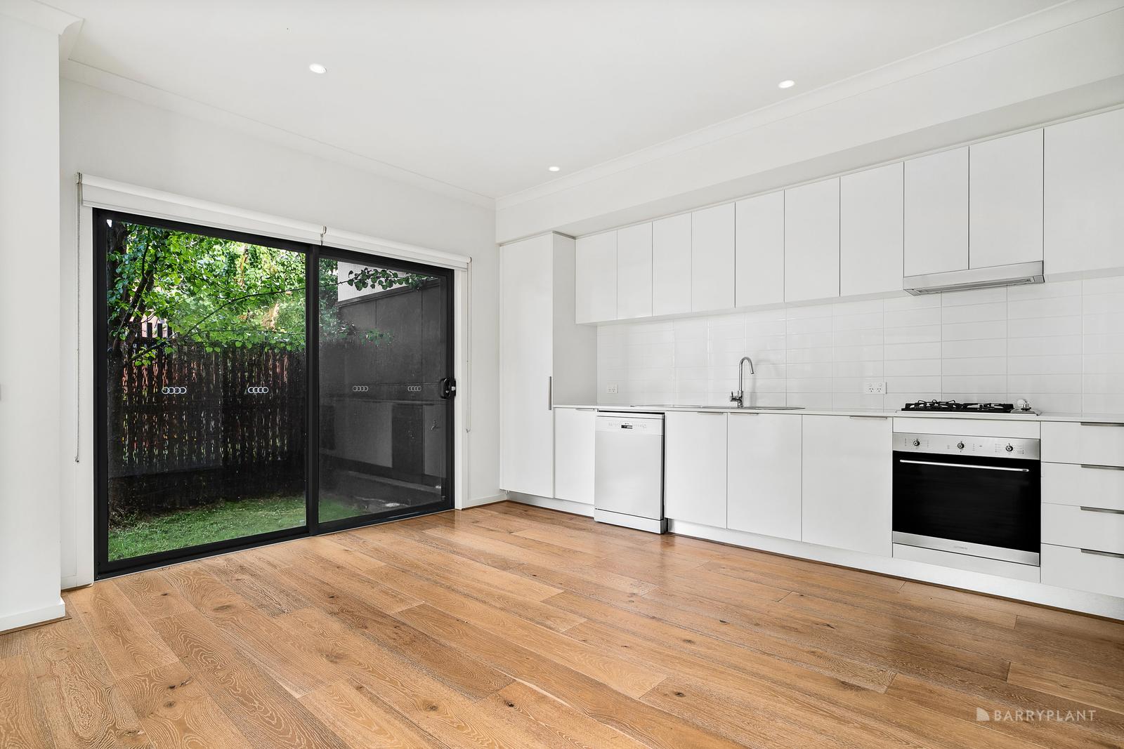 106 WOOD ST, TEMPLESTOWE VIC 3106, 0房, 0浴, Townhouse