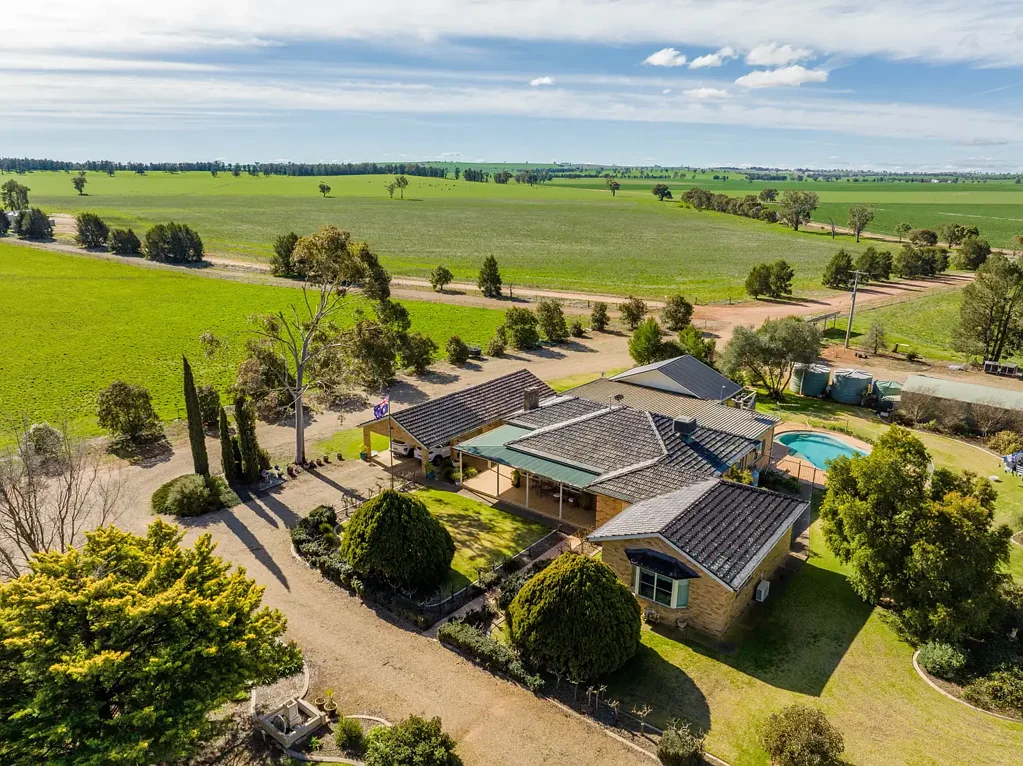 Coolamon  "Glenholme" - Coolamon's Premier Rural Offering!