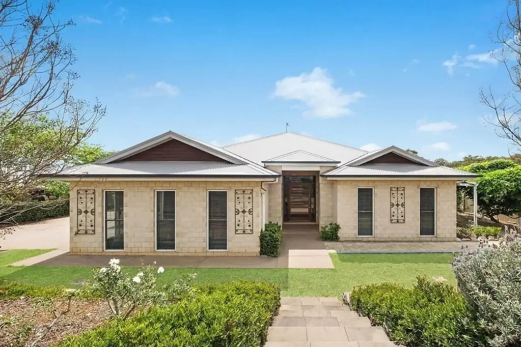 9 Jenna Court, Highfields, QLD 4352