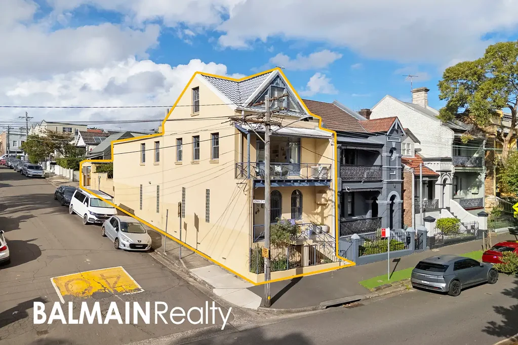 Rozelle 4બેડરૂમ Grand-Scale Living Across Three Levels on a Coveted Corner Block Position with Off-Street Parking