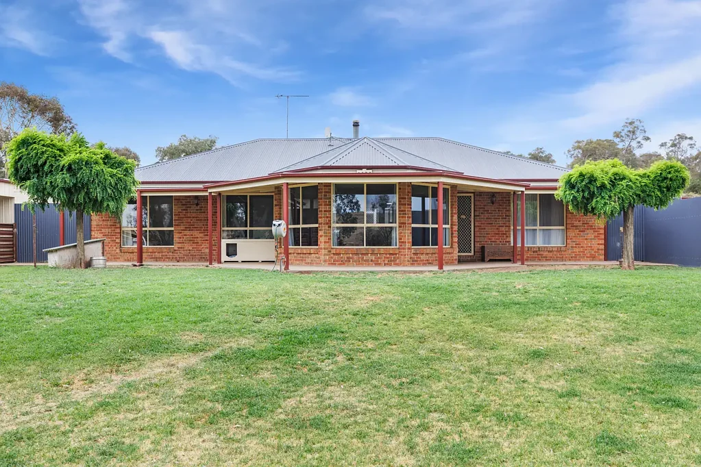 Junee 4Moenga Convenient Escape