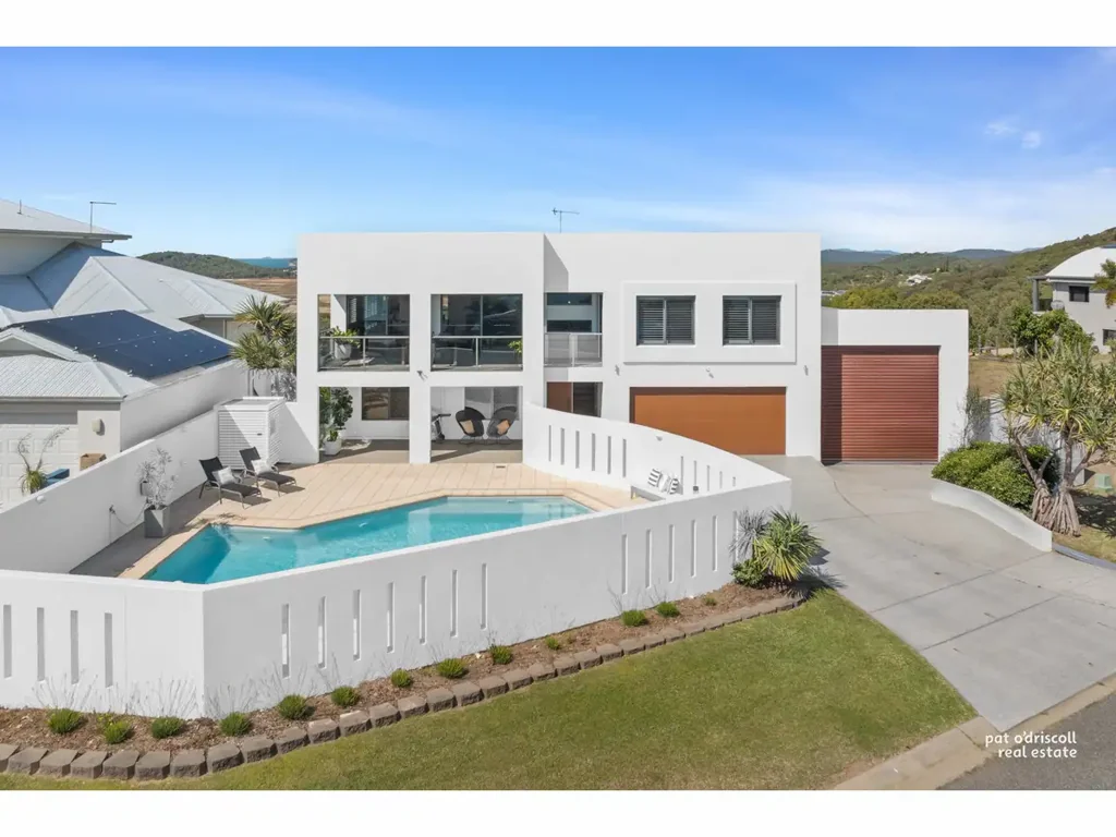 Lammermoor 5 Bedroom Premium Address and Home with Views over the Coast...