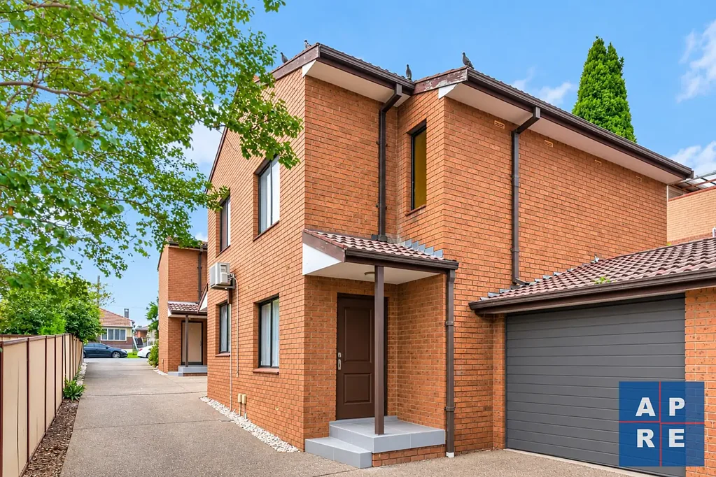 Wiley Park 2कमरा SOLID FULL BRICK TOWNHOUSE