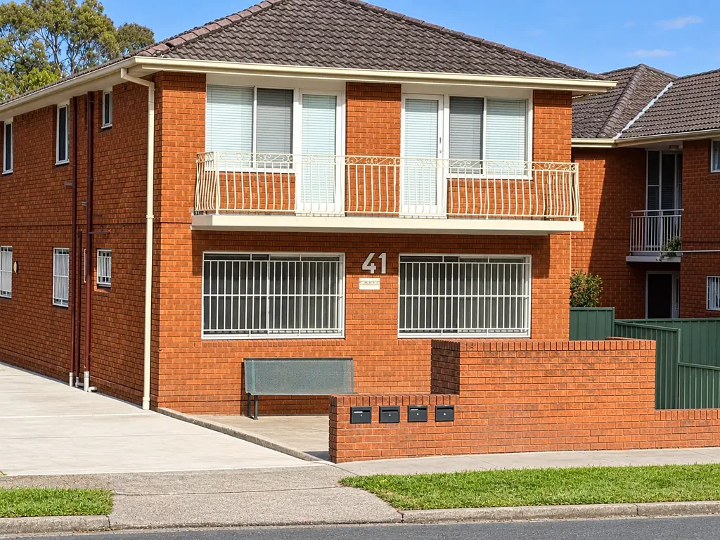 2 Bedroom Unit with Undercover Parking