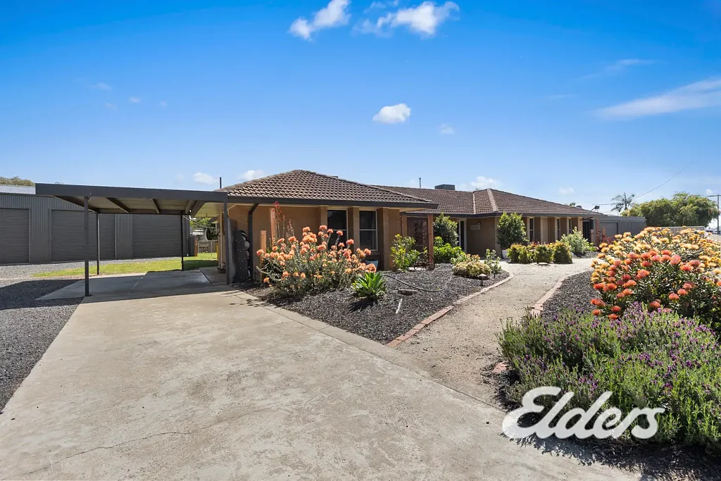 Yarrawonga 5ਬੈੱਡਰੂਮ Large allotment, Large Home, large Shed in Central Locale!