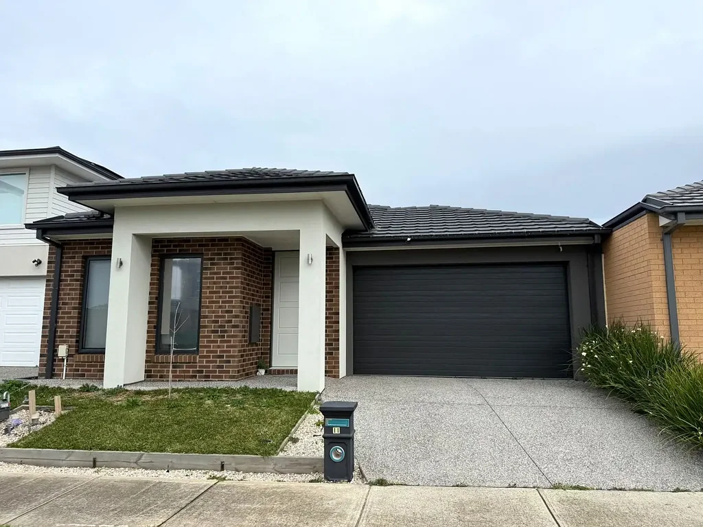 Exceptional Family Living with Everything at Your Doorstep!!