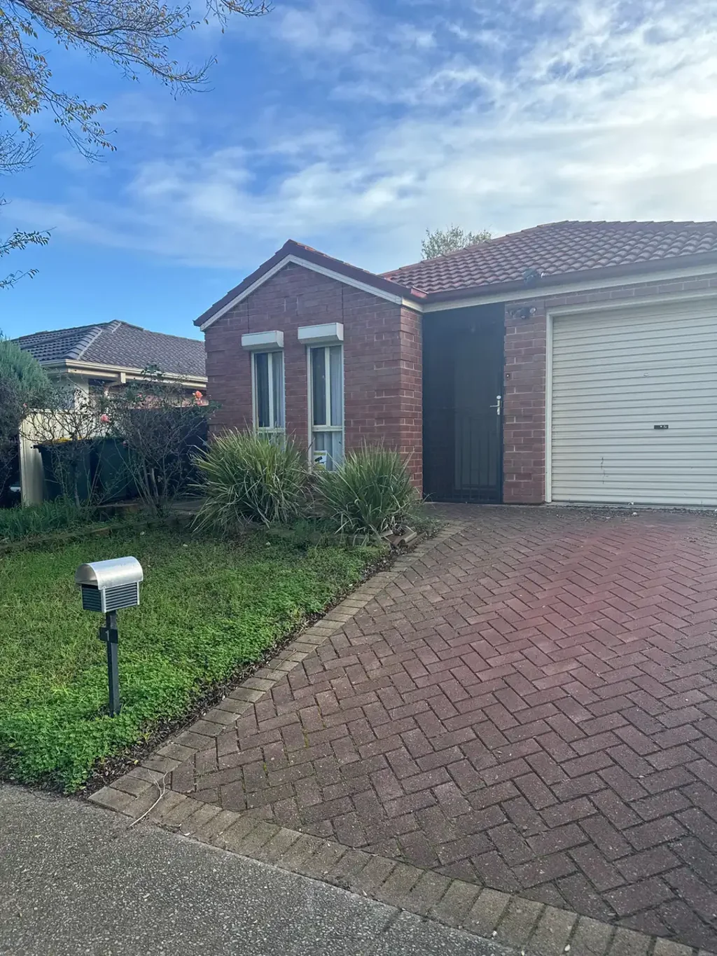 6 MONTH LEASE - LOVELY 3 BR HOME OPPOSITE PARK