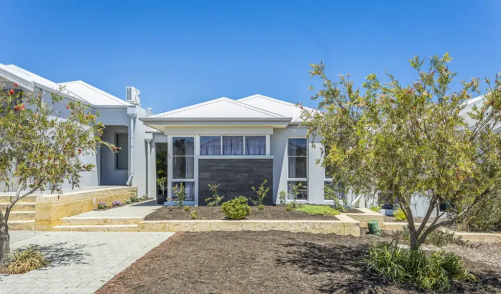COASTAL CHARMER!