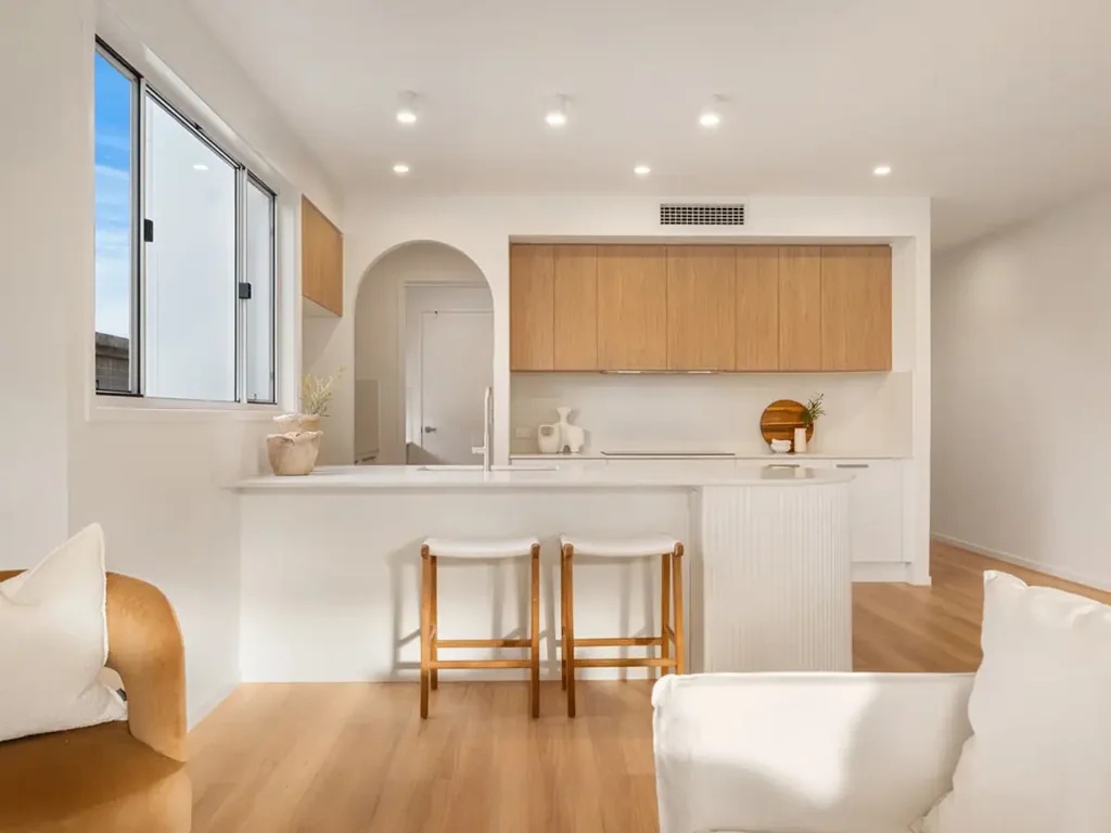 Caloundra 4침실 Brand New Coastal Home with Expansive Backyard - Walk EVERYWHERE!