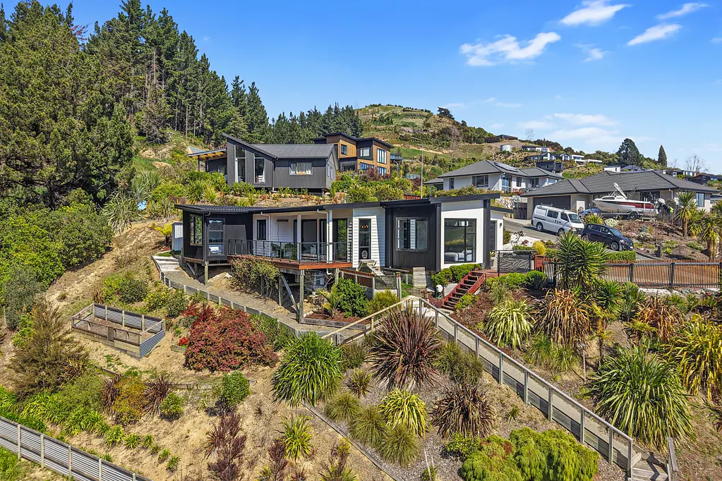 Bishopdale 4 Slaapkamer Elevated Living with a Rural Outlook