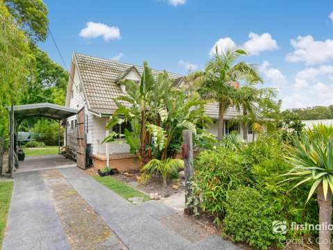 Shoalhaven Heads 5 Bedroom Renovator's Delight