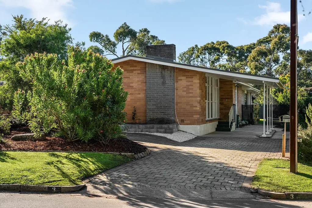 Bellevue Heights 4Habitaciones A mid-century original, reimagined for big family living…