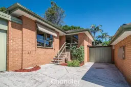 2/2 The Crescent, Ferntree Gully