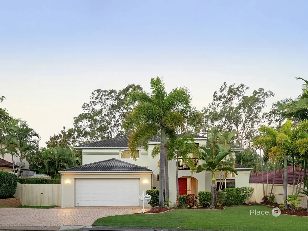 Forest Lake 5ਬੈੱਡਰੂਮ Sensational five-bedroom family home with swimming pool