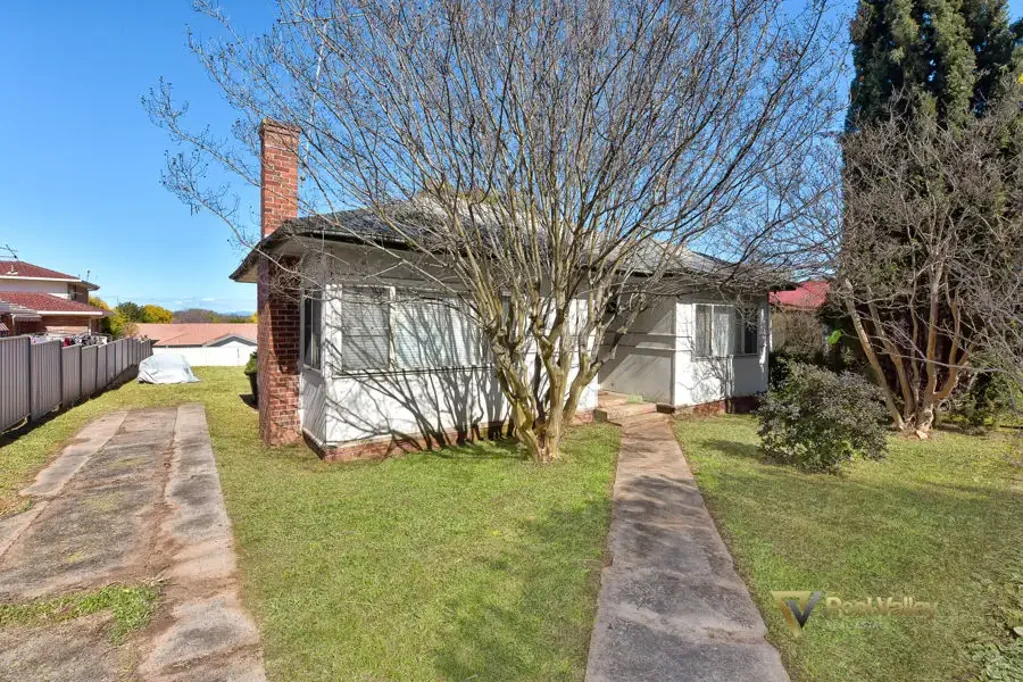Tamworth 2 Bedroom DEVELOPMENT OPPORTUNITY IN PRIME MEDICAL PRECINCT