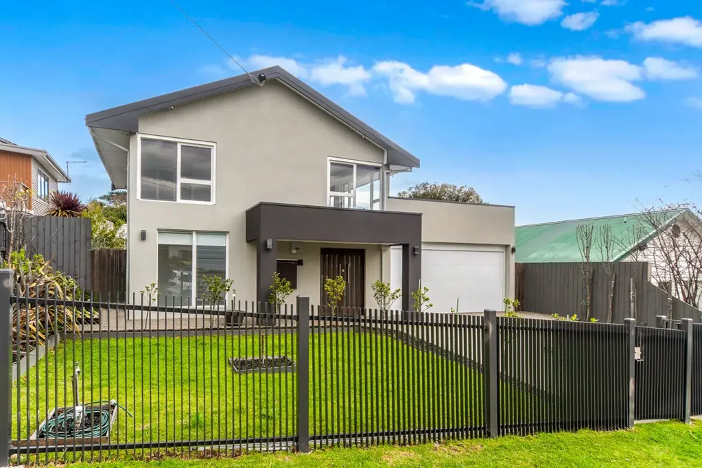 Dromana 4ਬੈੱਡਰੂਮ Stylish Coastal Escape, Walk to the Water