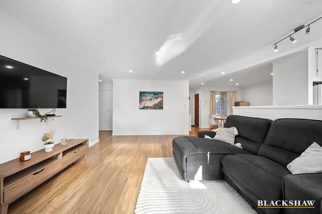 9/17 Brudenell Drive, Jerrabomberra, NSW 2619