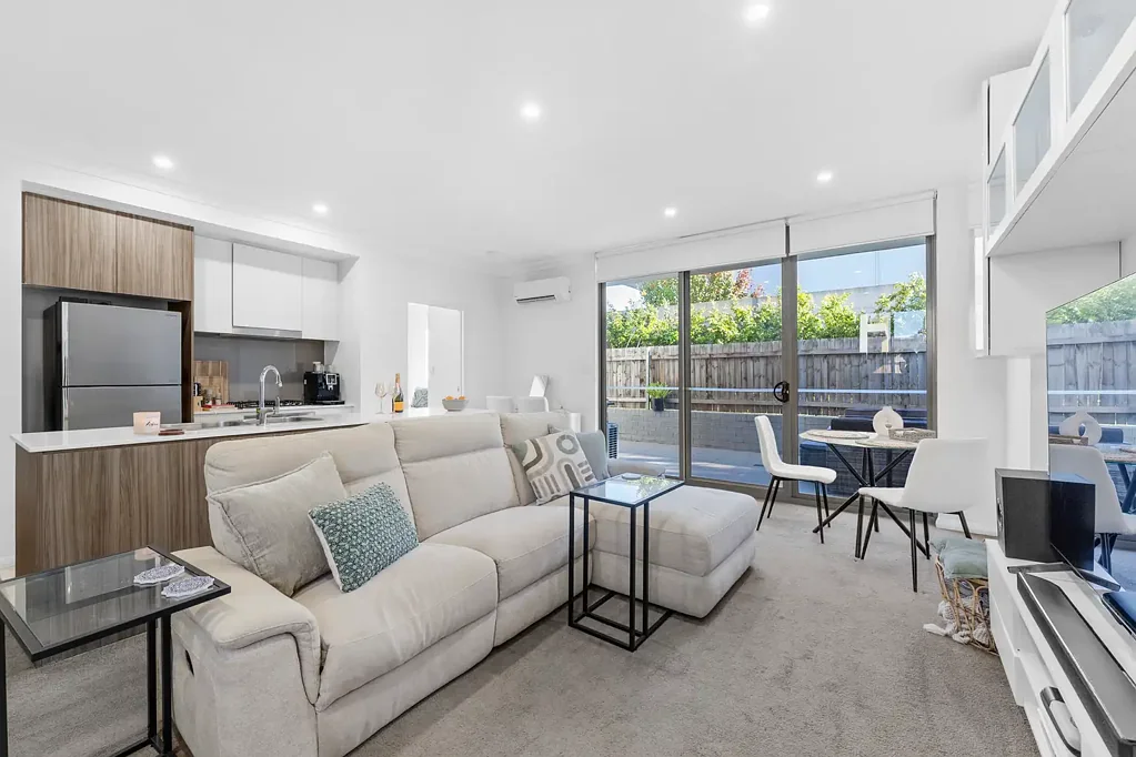 Homebush West 2 Bedroom Sunfilled courtyard apartment in sought after pocket