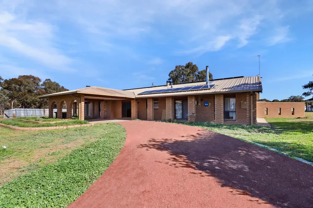 156-160 Riverina Highway, Deniliquin, NSW 2710