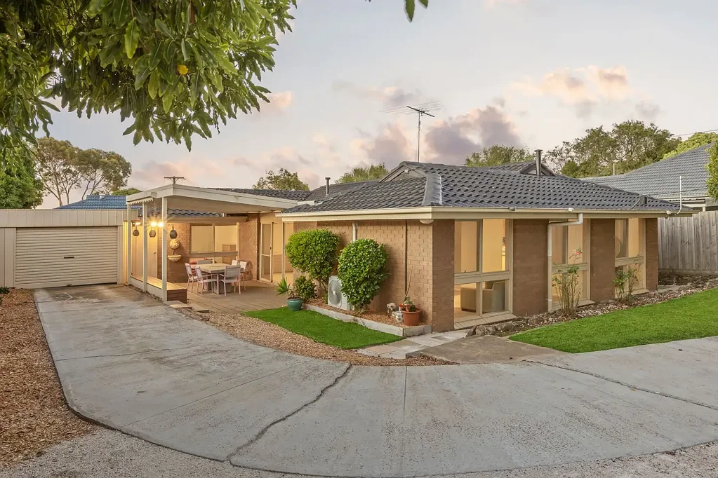 Belmont 3房  Timeless Comfort for Families in Prime Court Setting