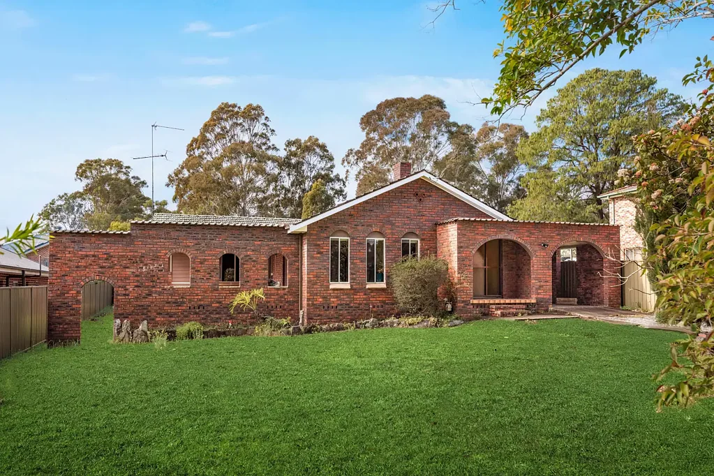 Wilton 3房  威尔敦的多功能机遇 — 家、投资或项目  Versatile Opportunity in Wilton — Home, Investment or Project