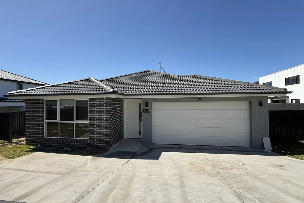 Nera New Luxury 4-Bedroom Home – Ready to Move In!