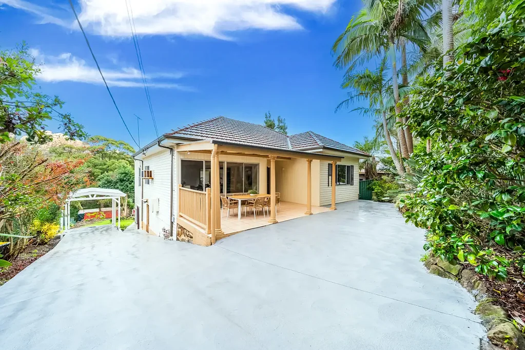 Hornsby 4Phòng ngủ Affordable Family Living on 853.6sqm in Hornsby North Catchment