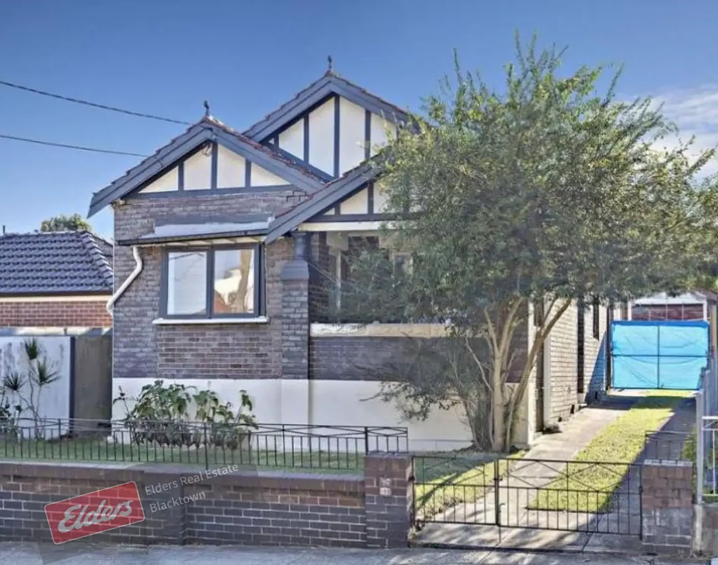 ROOM FOR LEASE BOARDING HOUSE  Single person $300 (couple $375PW)