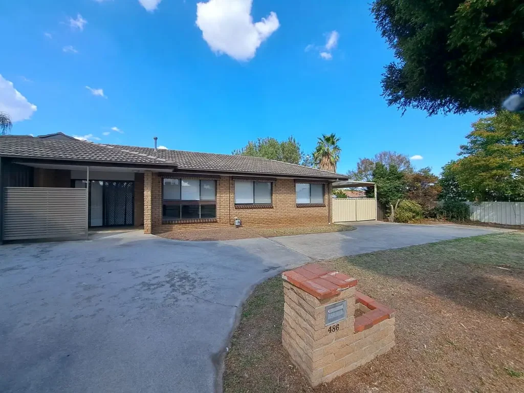 486 KOTTHOFF STREET, Lavington, NSW 2641