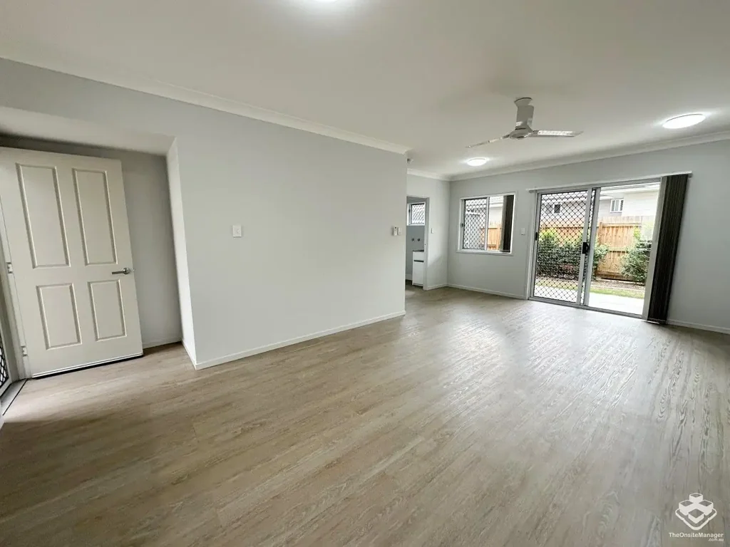 Massive Main Bedroom & WIR