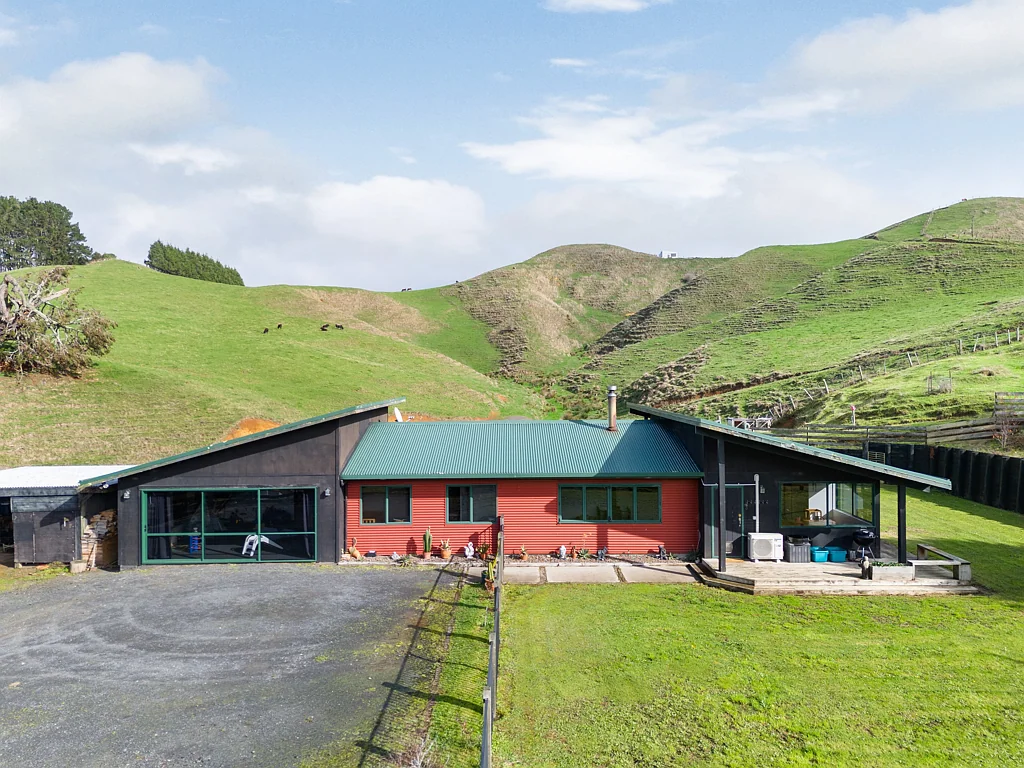 Glen Massey  Country Living with Space and Serenity