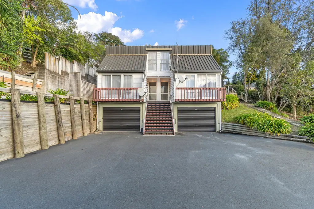 Leamington 4 Bedroom Two Homes, One Outstanding Investment.