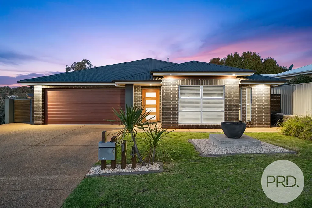 14 Marylands Way, Bourkelands, NSW 2650